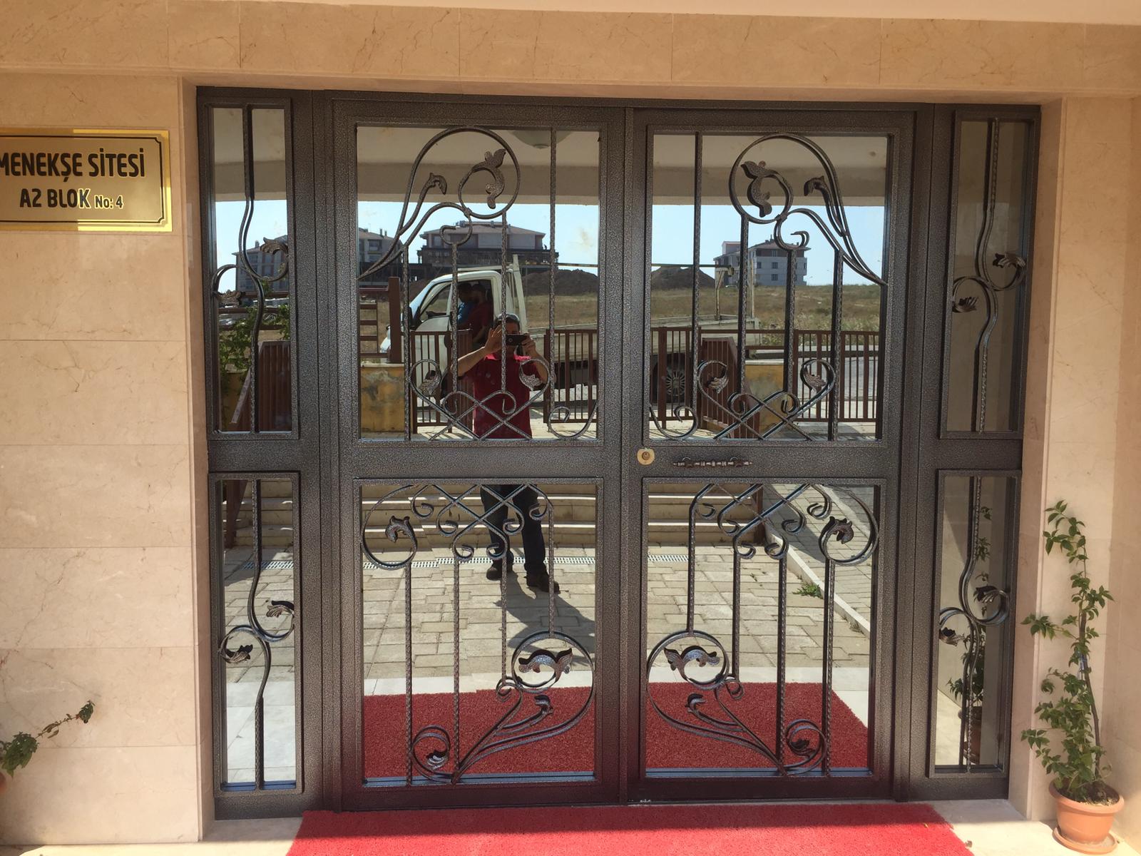Ferforje Kapılar ve Diğer Kapılar Resimler