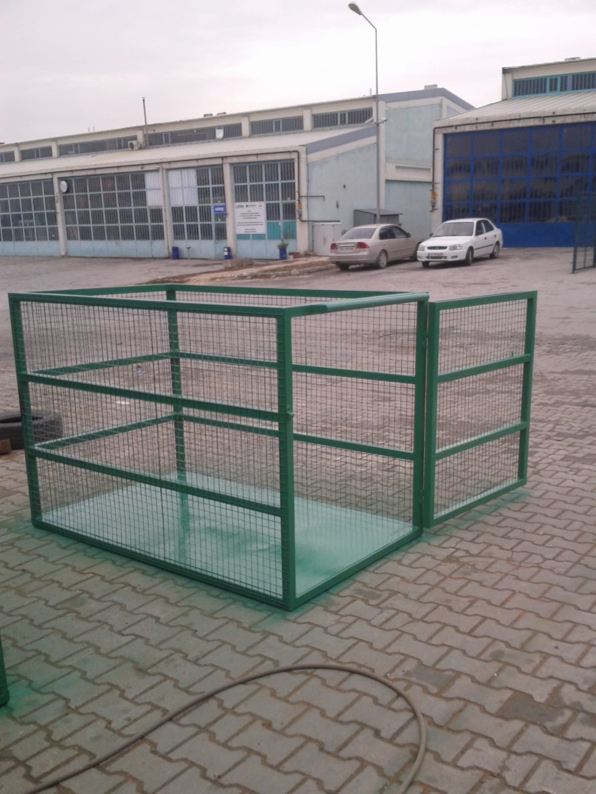 Merdiven ve Kafes Resimleri