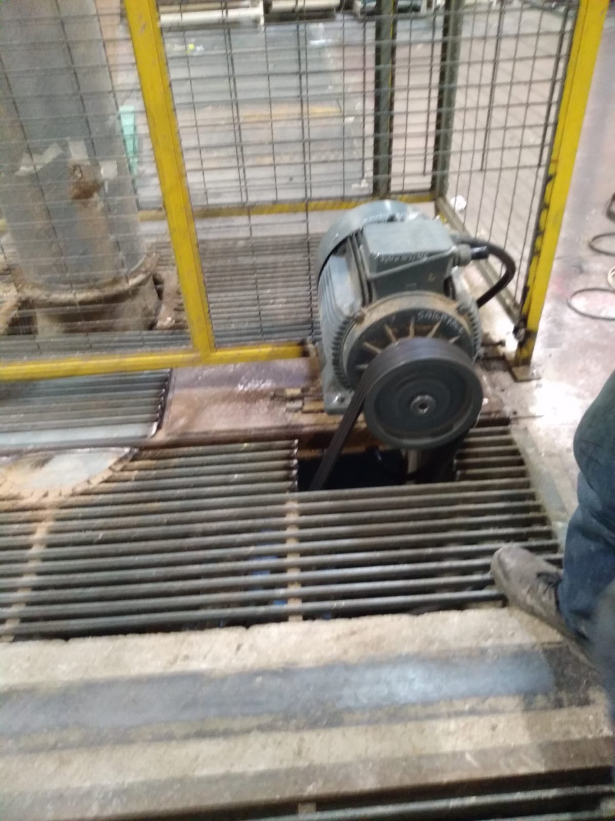 Merdiven ve Kafes Resimleri